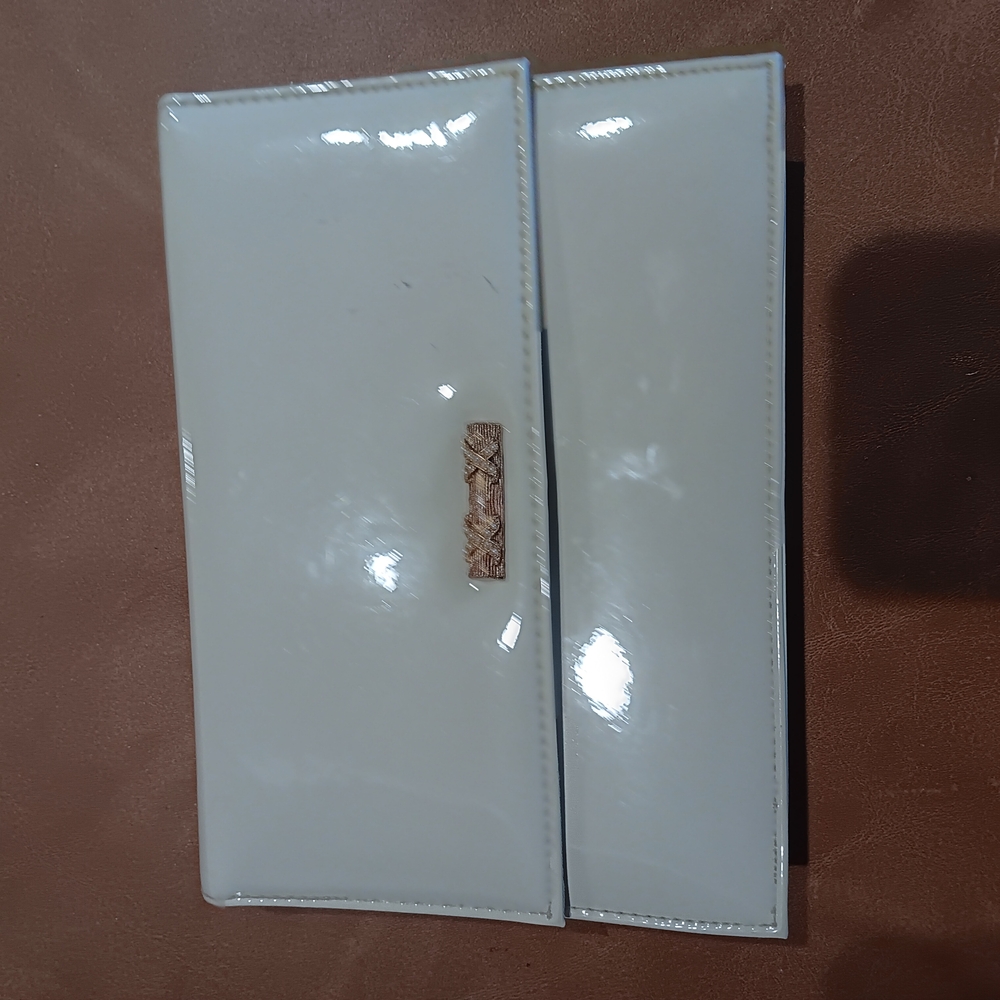 Vintage Elegant Cream Clutch